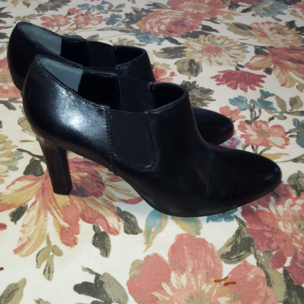 High heel ankle booties